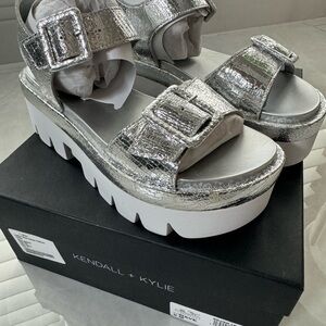 NWT Kendall+Kylie Sandals. Size 6
